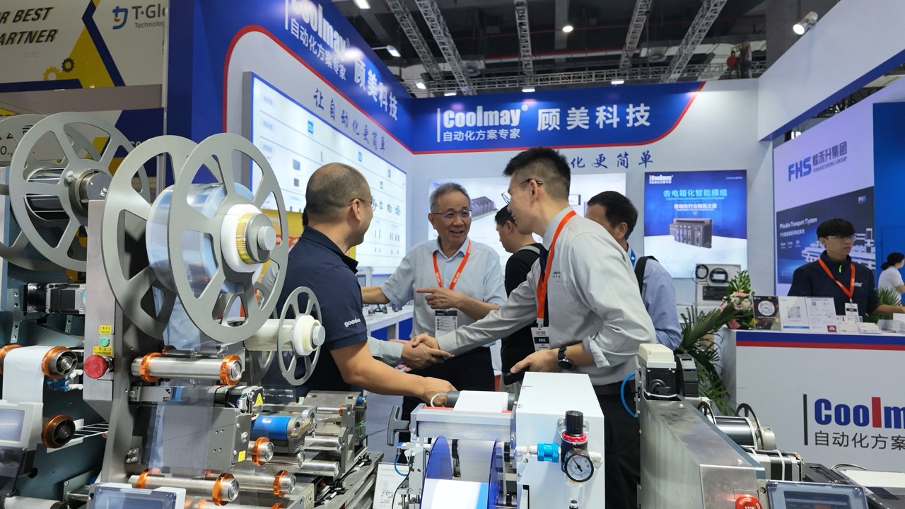 Đội ngũ AREED giao lưu với khách hàng tại chỗ